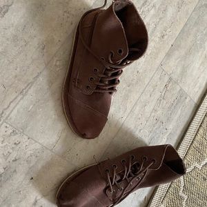 Toms shoes